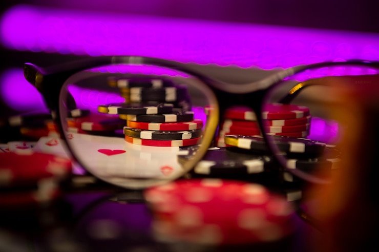 Live casino dengan dealer profesional dan antarmuka streaming video berkualitas tinggi